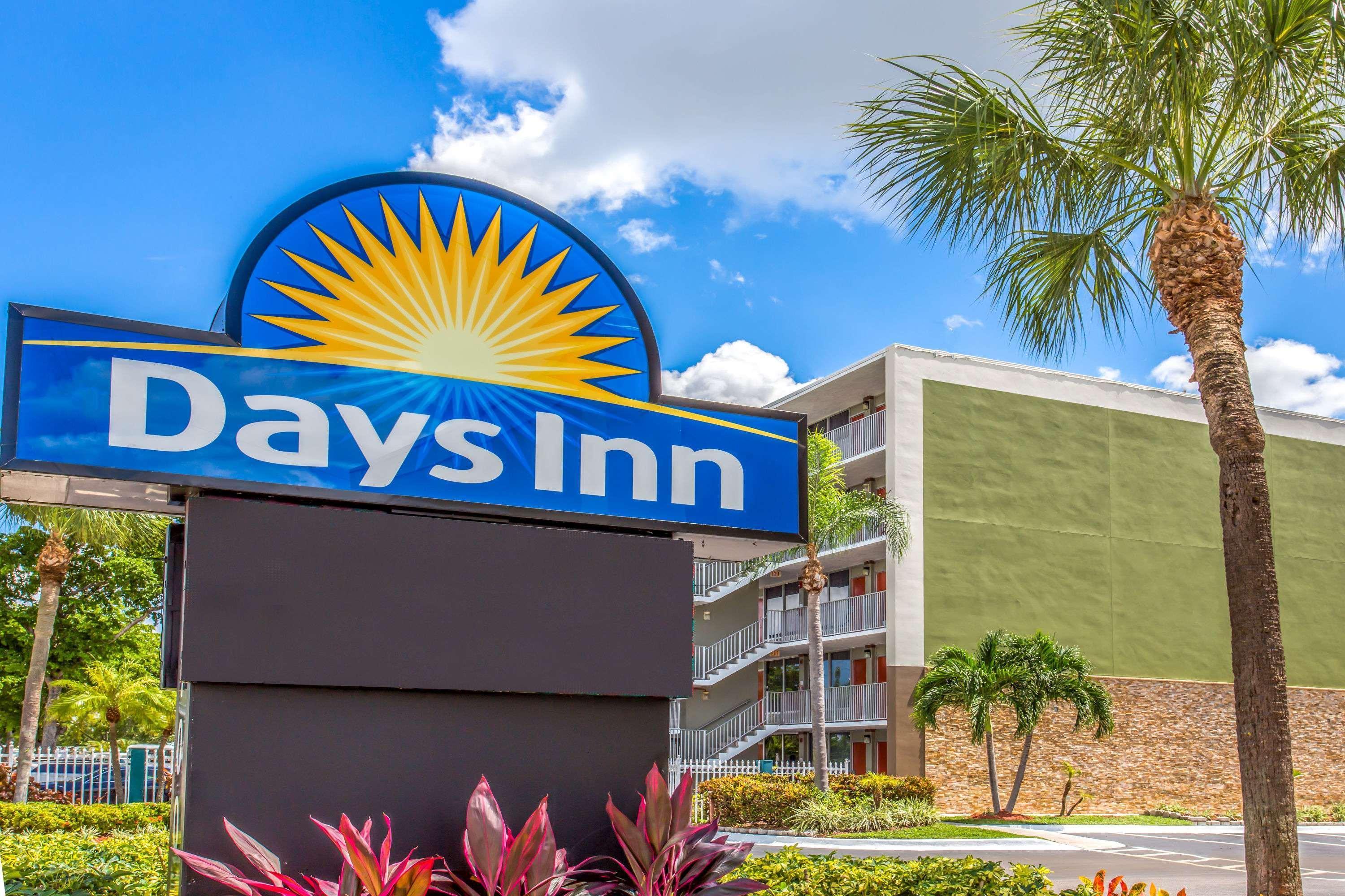 Days Inn By Wyndham Fort Lauderdale Airport Cruise Port Exterior foto
