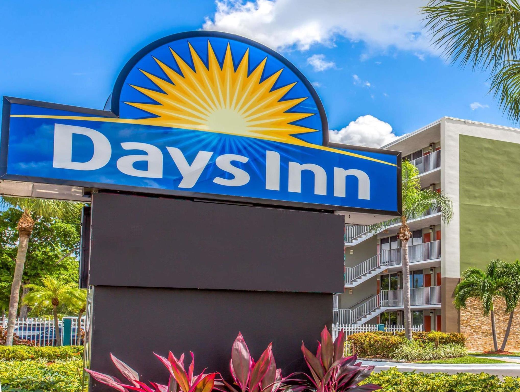 Days Inn By Wyndham Fort Lauderdale Airport Cruise Port Exterior foto